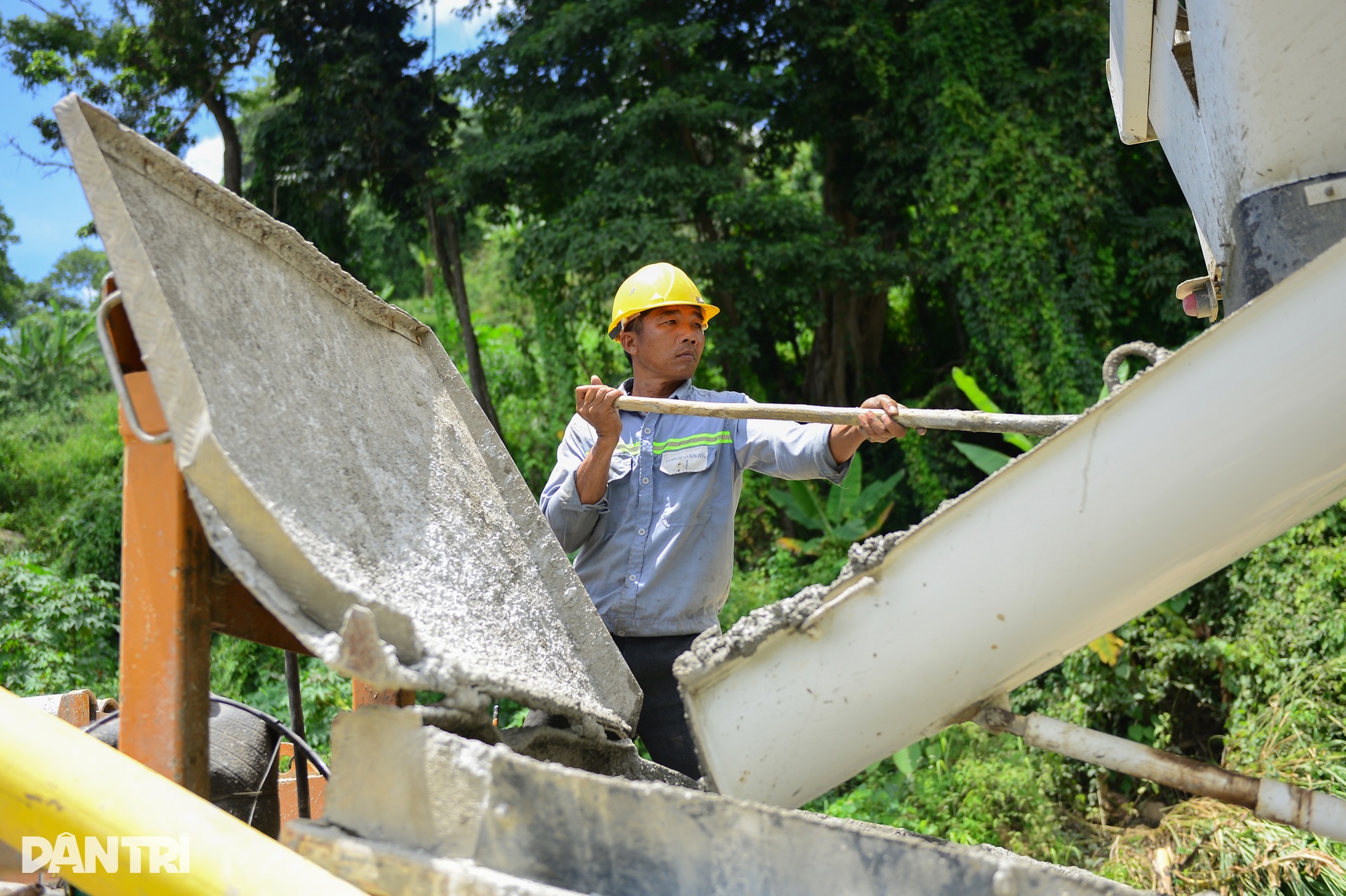 Ngổn ngang công trường thi công đường nối cao nguyên với vùng biển Lâm Đồng - 9 Ngổn ngang công trường thi công đường nối cao nguyên với vùng biển Lâm Đồng - 9
