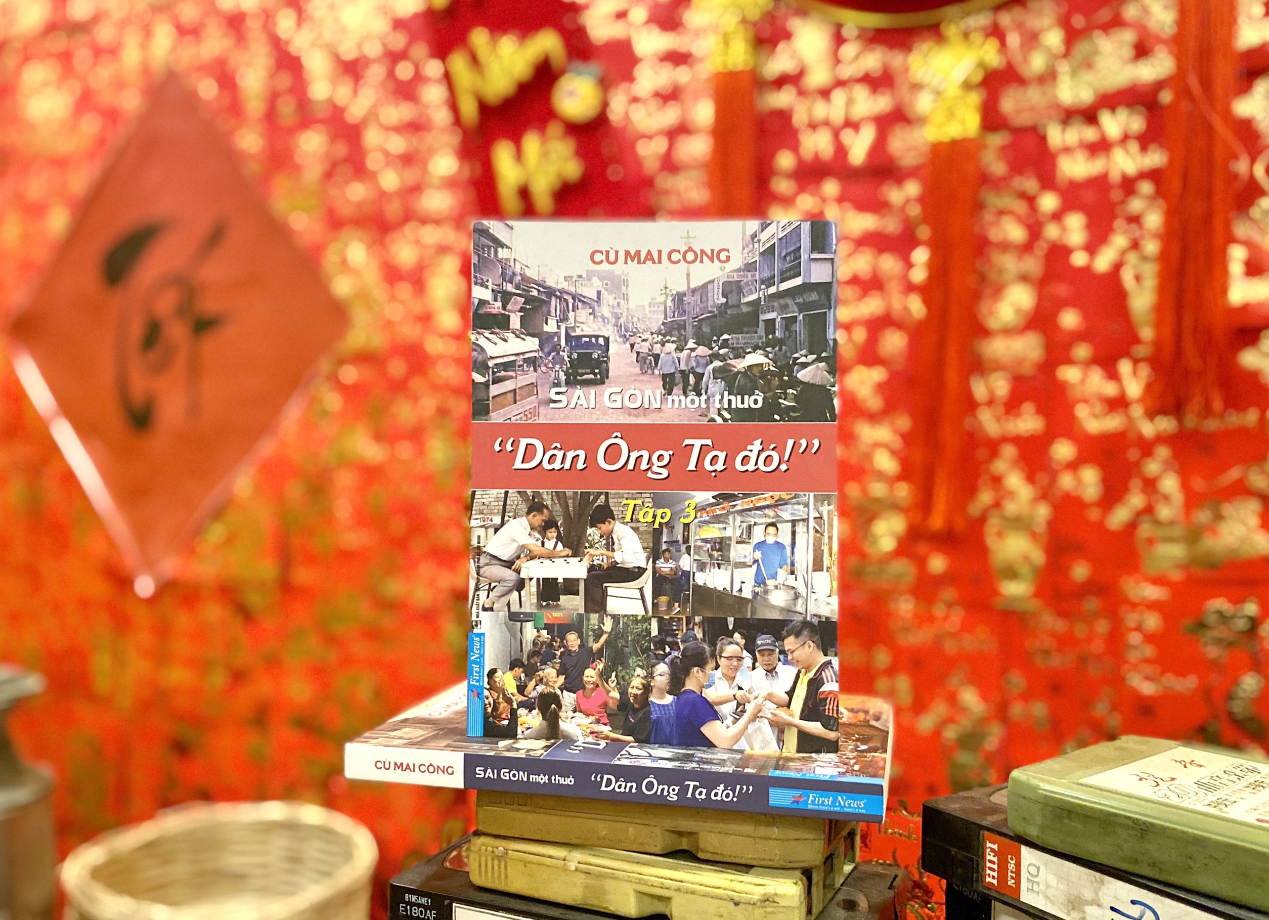 Khác với các tập sách trước về Ông Tạ, ở "Sài Gòn một thuở" - "Dân Ông Tạ đó!" tập 3, Cù Mai Công đã chọn một góc nhìn khác (Ảnh: First News).