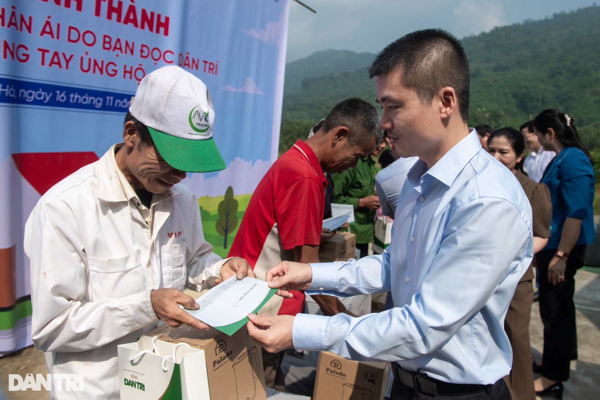 Thứ trưởng Nguyễn Thị Hà khánh thành 10 ngôi nhà Nhân ái tại Tuyên Quang - 7