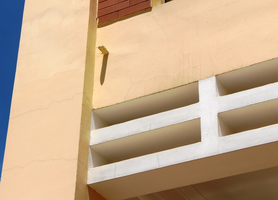 Trường học hơn 40 tỷ vừa đưa vào sử dụng đã nứt nẻ, bong tróc tại Nghệ An - 4 Trường học hơn 40 tỷ vừa đưa vào sử dụng đã nứt nẻ, bong tróc tại Nghệ An - 4