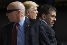 “Hàng rào thép” bảo vệ Tổng thống Trump khi công du nước ngoài