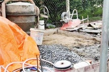 Một công nhân bị điện giật tử vong khi đang thi công cầu ở Nghệ An