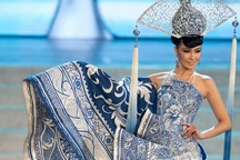 Ngắm bộ trang phục dân tộc đẹp nhất cuộc thi Hoa hậu Hoàn vũ 2012