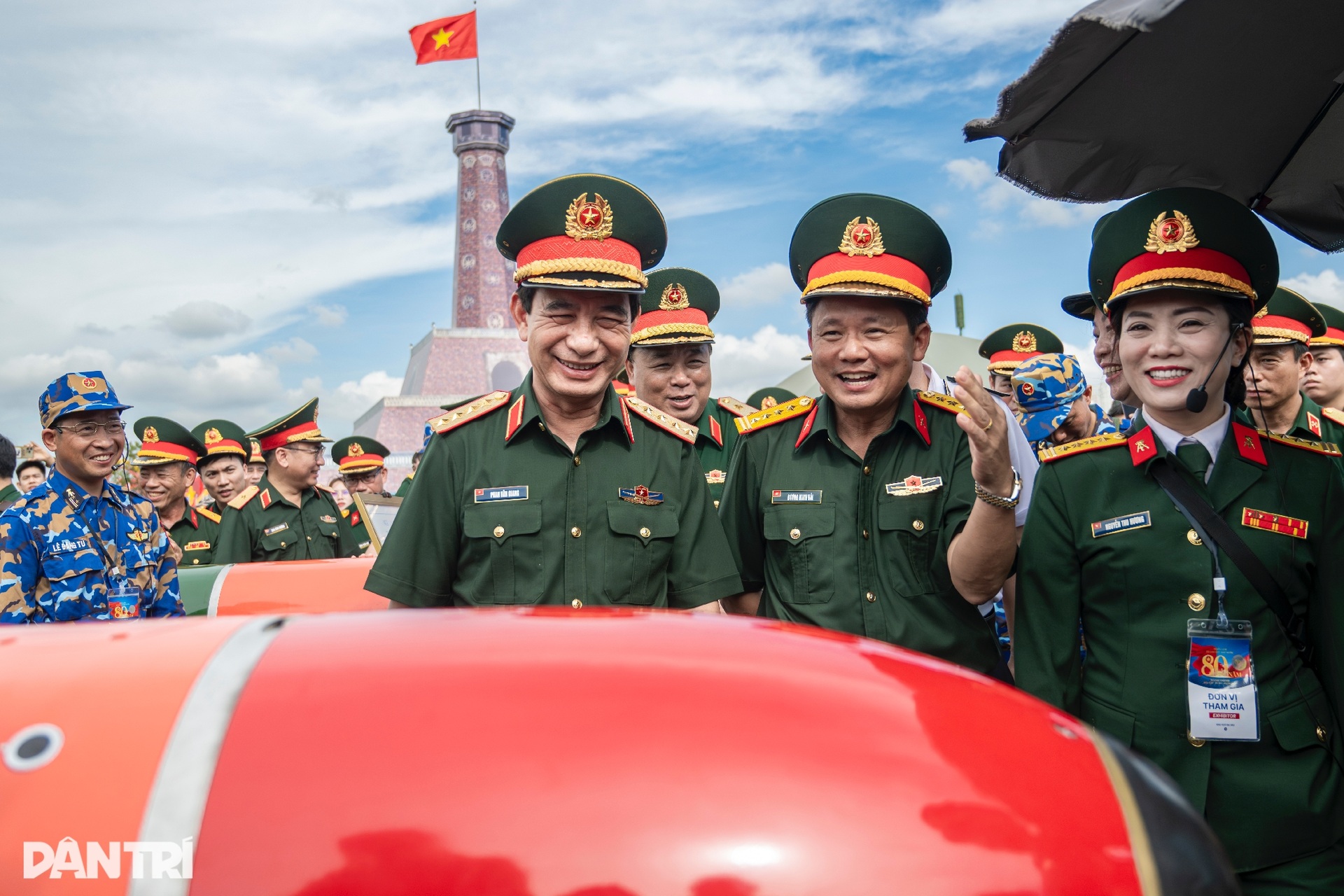 Đại tướng Phan Văn Giang trải nghiệm lái xe không kính đường Trường Sơn - 9