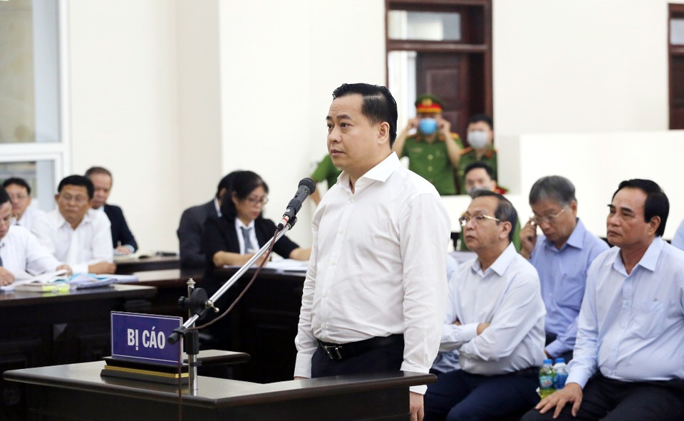 Cựu Chủ tịch Đà Nẵng Văn Hữu Chiến đề nghị tòa tuyên mình không phạm tội! - 2 Cựu Chủ tịch Đà Nẵng Văn Hữu Chiến đề nghị tòa tuyên mình không phạm tội! - 2