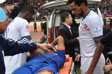 Bóng đá xấu xí và bạo lực tái diễn ở V-League