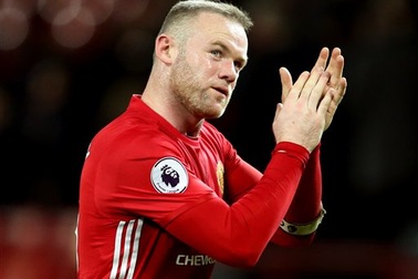 Mourinho gạch tên Rooney trước trận gặp Saint-Etienne
