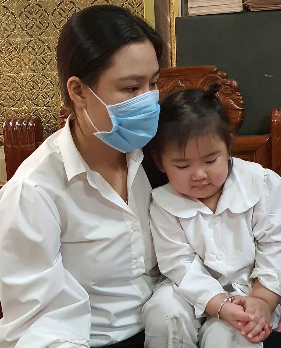 Linh Lan xin cộng đồng mạng đừng chỉ trích ba mẹ Vân Quang Long - 5 Linh Lan xin cộng đồng mạng đừng chỉ trích ba mẹ Vân Quang Long - 5