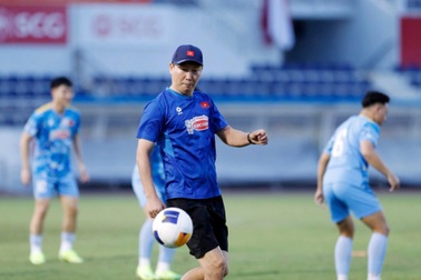 HLV Kim Sang Sik “mất ngủ” chọn đội hình U22 Việt Nam dự SEA Games 33