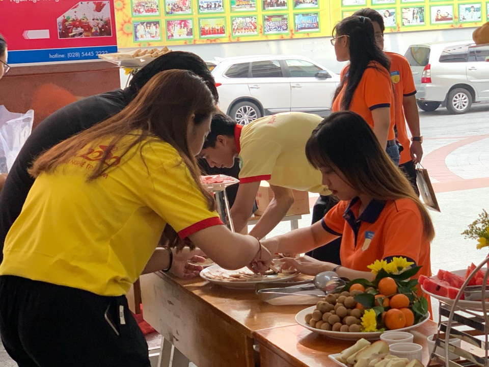 TPHCM: Nhiều chăm lo cho sinh viên “đón Tết xa nhà” - 1 TPHCM: Nhiều chăm lo cho sinh viên “đón Tết xa nhà” - 1