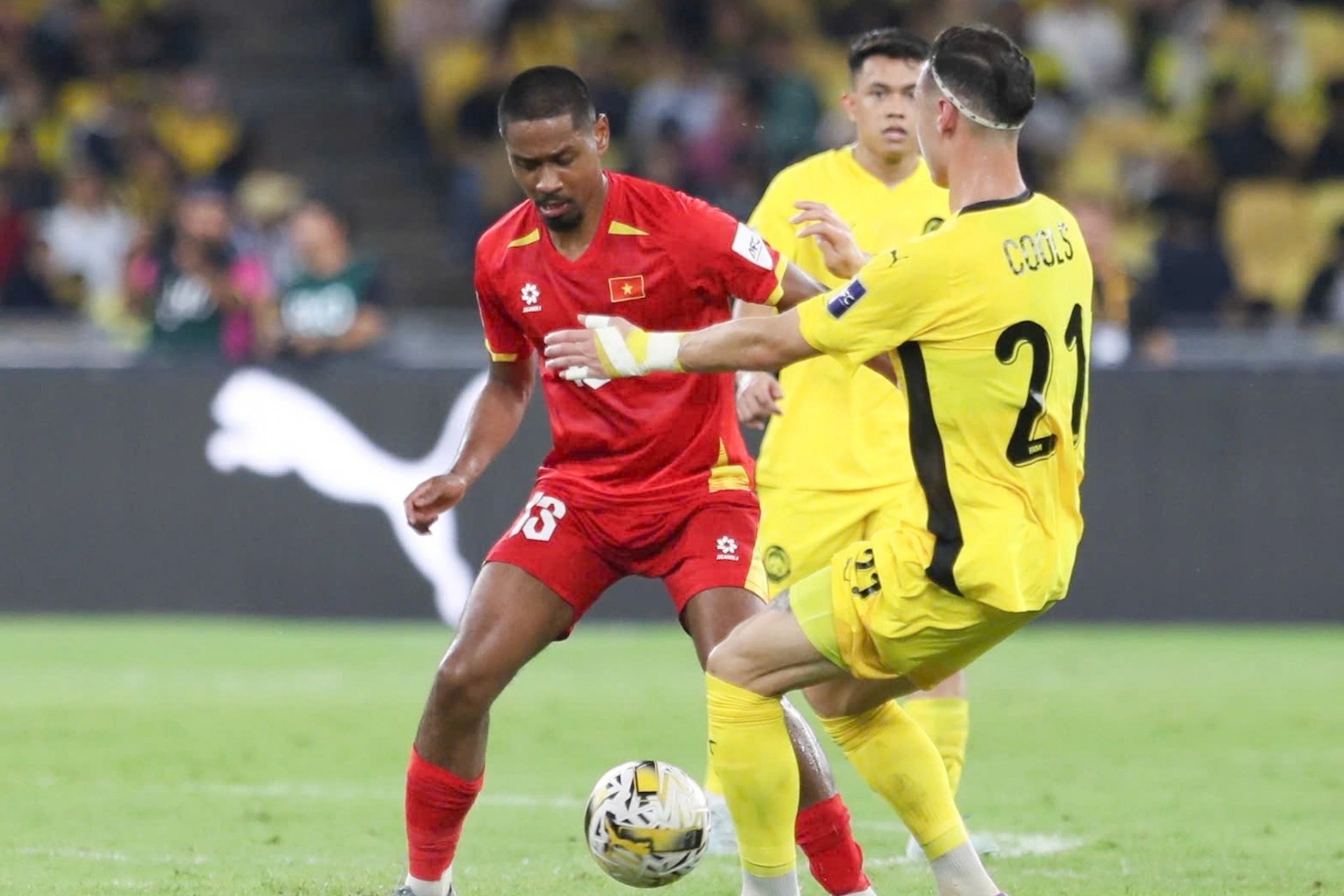 Bóng đá Malaysia gặp sự cố, tuyển Việt Nam có cơ hội ở vòng loại Asian Cup - 2