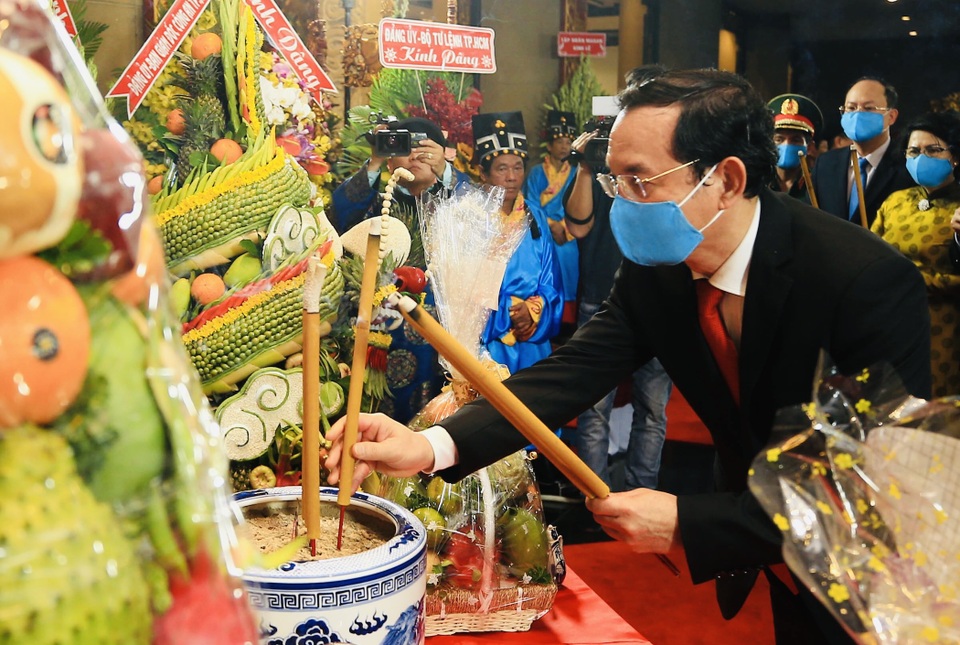 Rước kiệu mang lễ vật dâng lên các Vua Hùng - 9 Rước kiệu mang lễ vật dâng lên các Vua Hùng - 9
