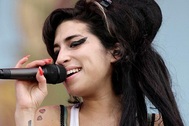 “Amy Winehouse đã đi mua ma túy trước khi chết”