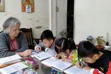 Đà Nẵng: Cô giáo 8 năm dạy tiếng Anh miễn phí cho học trò khó khăn