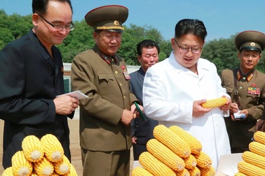 "Giải mã" đội ngũ ghi chép vây quanh nhà lãnh đạo Kim Jong-un