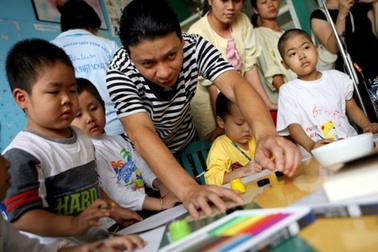 Bức tranh đặc biệt vì bệnh nhi ung thư 