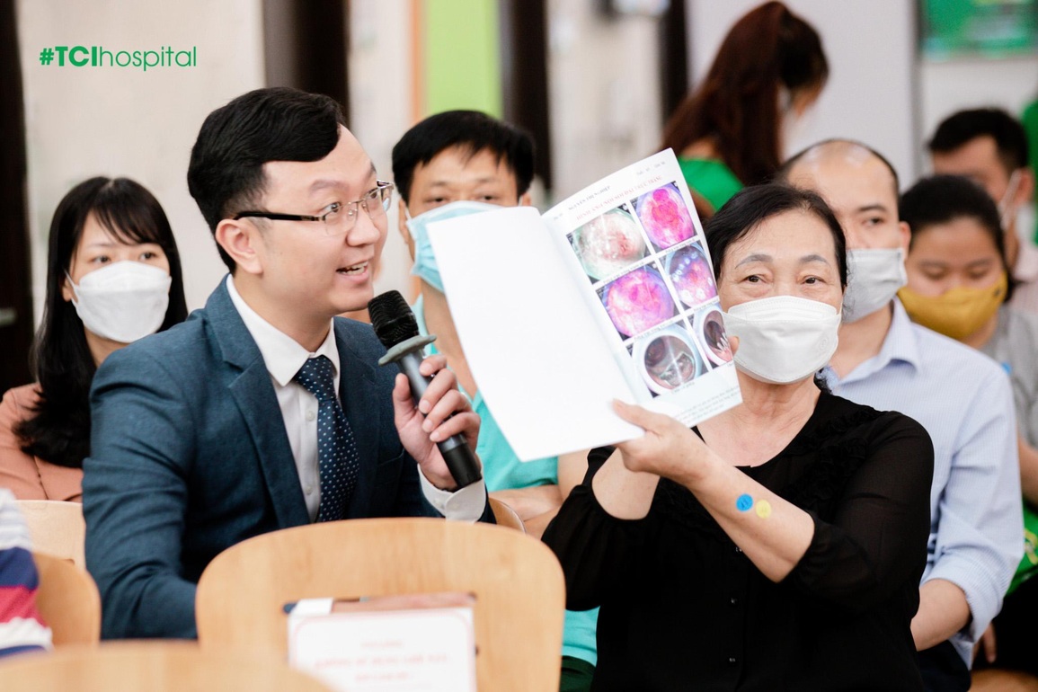 Tình cờ xử gọn ung thư sớm trong một lần nội soi đại tràng - 4 Tình cờ xử gọn ung thư sớm trong một lần nội soi đại tràng - 4