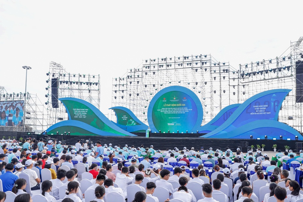 Mỗi người dân bắt đầu bằng hành động giản dị nhất: Không xả rác bừa bãi - 2