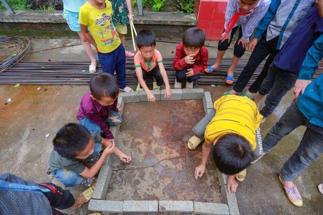 Giáo viên vùng cao vui mừng sau 2 năm có phòng học và nhà công vụ mới - 13 Giáo viên vùng cao vui mừng sau 2 năm có phòng học và nhà công vụ mới - 13