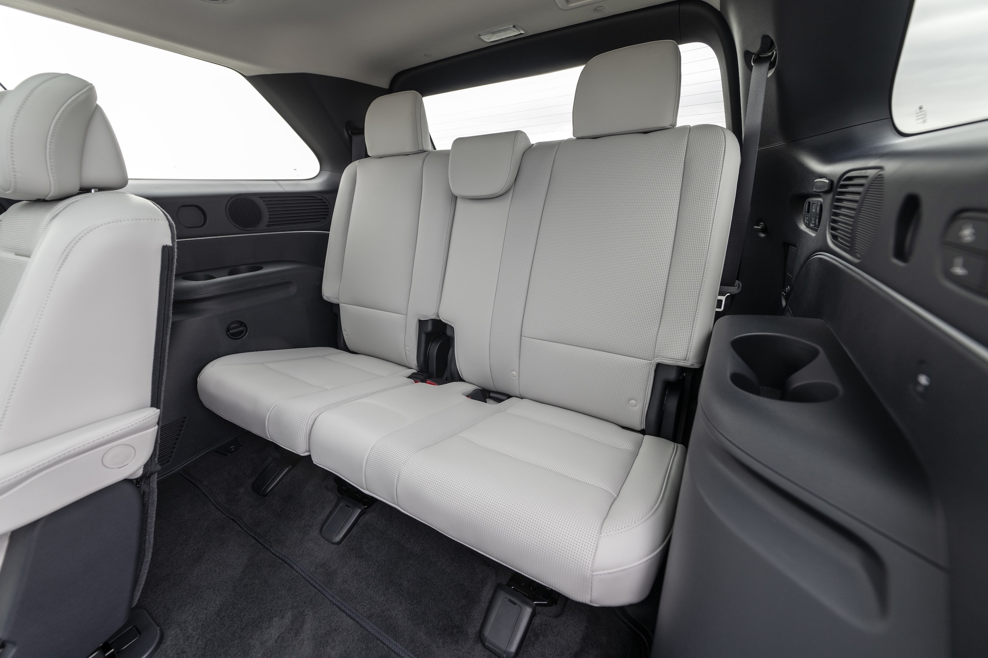 Hyundai Palisade Hybrid 2026 ra mắt: Có gì để xứng danh đàn anh Santa Fe? - 12 Hyundai Palisade Hybrid 2026 ra mắt: Có gì để xứng danh đàn anh Santa Fe? - 12
