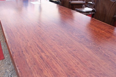 Đại gia cầu kỳ giường ghế: Sập gỗ cẩm trăm tuổi, bàn ghế "tứ linh" tiền tỷ