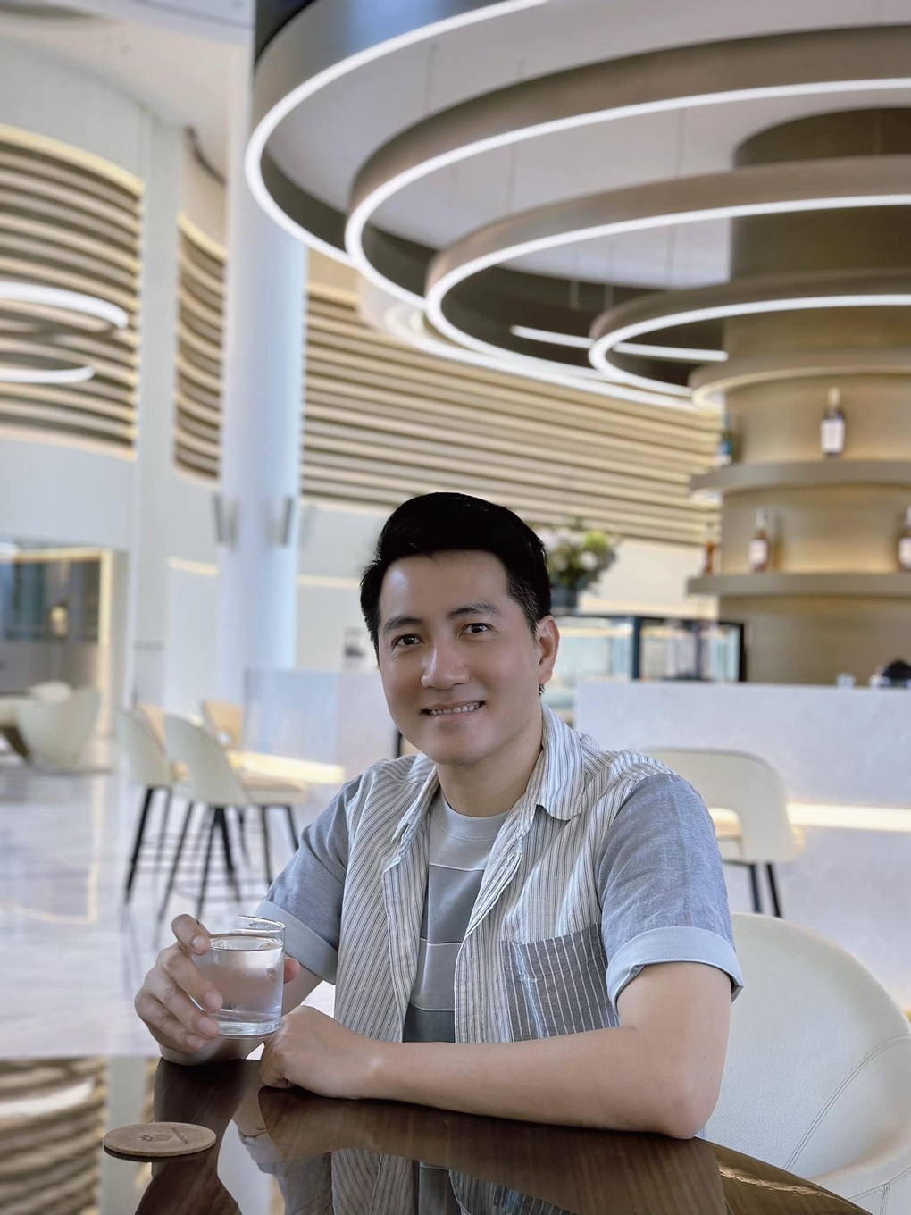 Nguyễn Phi Hùng: Không kết hôn để đối phó, có biệt thự 3.000m2 nhưng ít ở - 3 Nguyễn Phi Hùng: Không kết hôn để đối phó, có biệt thự 3.000m2 nhưng ít ở - 3