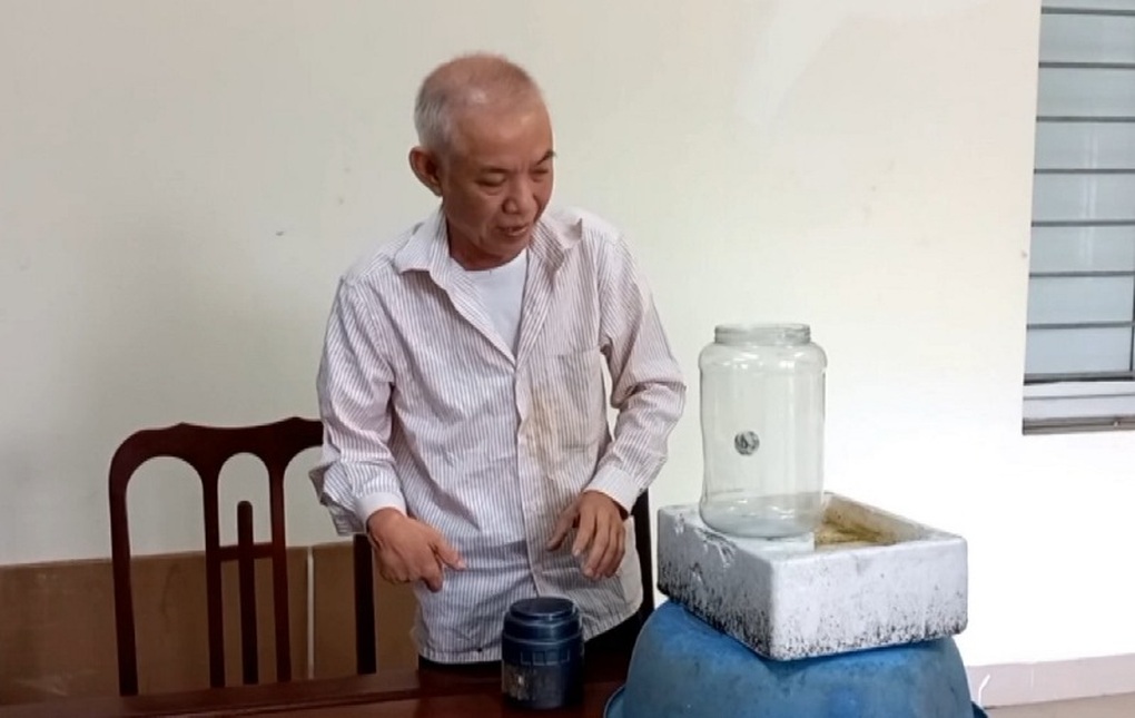 Chế thiên thạch bằng nhựa, xốp... lừa bán hàng trăm triệu đồng - 1 Chế thiên thạch bằng nhựa, xốp... lừa bán hàng trăm triệu đồng - 1