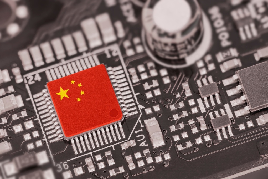 Dường như Apple lo ngại các rủi ro có thể gặp phải khi sử dụng chip Trung Quốc trên sản phẩm của mình (Ảnh minh họa: CCTD). Dường như Apple lo ngại các rủi ro có thể gặp phải khi sử dụng chip Trung Quốc trên sản phẩm của mình (Ảnh minh họa: CCTD).