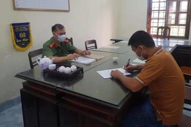 Bị phạt vì tung tin phải "chạy tiền" mới được tiêm vắc xin Covid-19