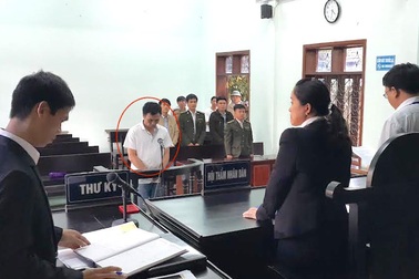 Lâm tặc dùng hung khí đánh gục 2 cán bộ kiểm lâm lĩnh án tù