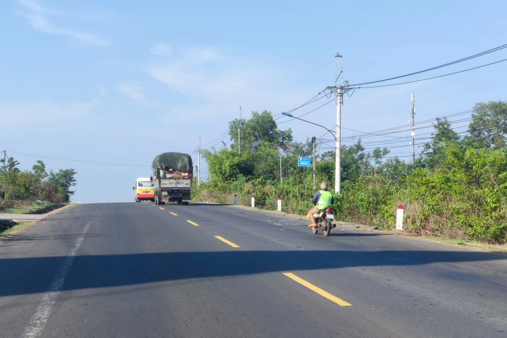 4 người thương vong trong vụ tai nạn xe máy - 1 4 người thương vong trong vụ tai nạn xe máy - 1