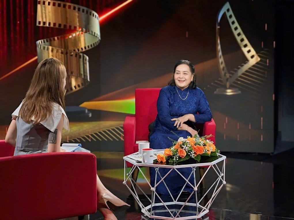 64 năm phim Lửa trung tuyến: Chuyện tình đẹp như mơ của NSND Ngọc Lan - 2 64 năm phim Lửa trung tuyến: Chuyện tình đẹp như mơ của NSND Ngọc Lan - 2
