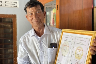 Lão nông 74 tuổi quyết lấy bằng tiến sĩ