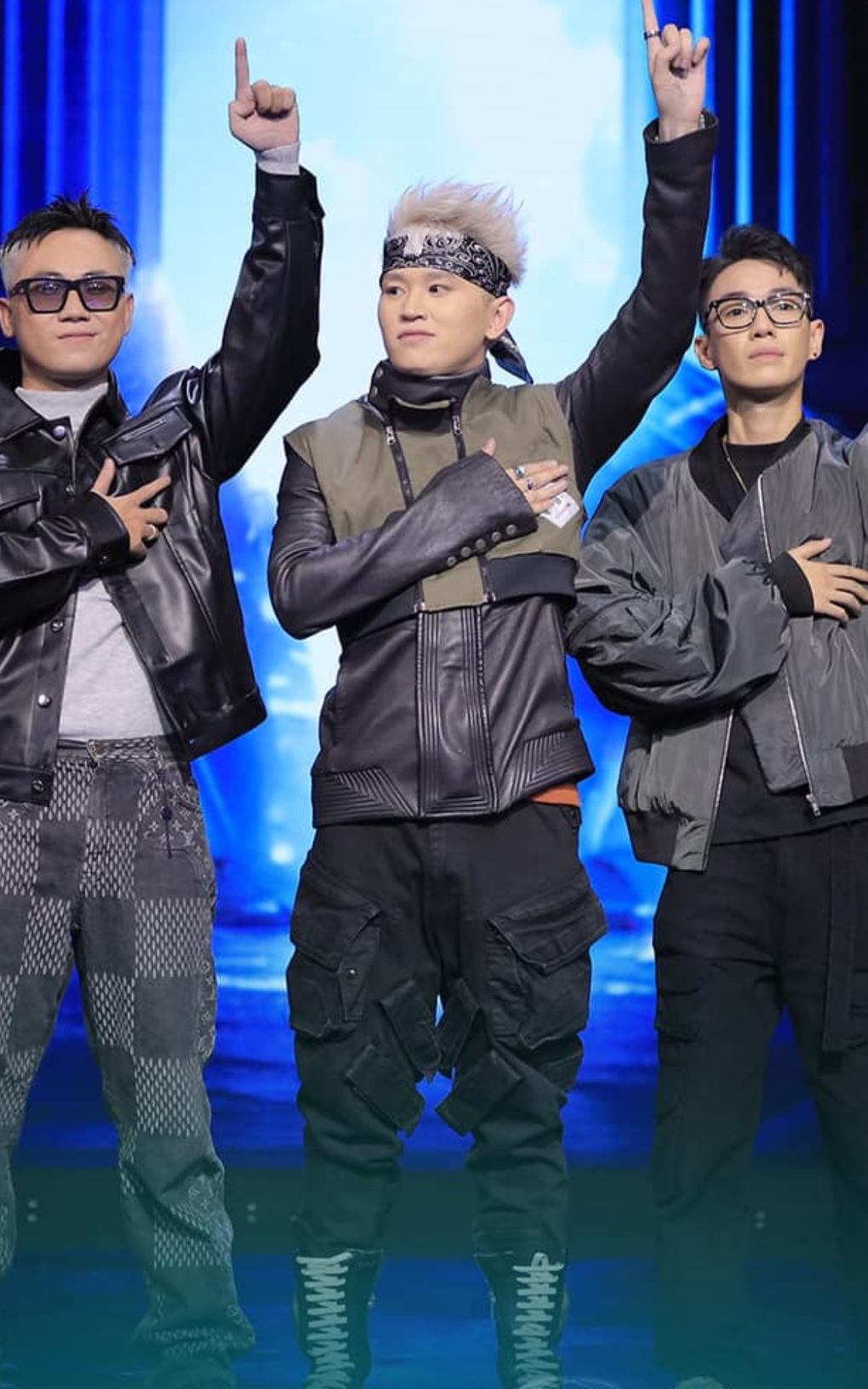 Bóc đồ B Ray tại Rap Việt: Thuê 3 stylist, đeo đồng hồ 1,4 tỷ đồng - 4 Bóc đồ B Ray tại Rap Việt: Thuê 3 stylist, đeo đồng hồ 1,4 tỷ đồng - 4