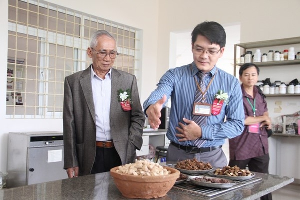 Viện Công nghệ sinh học và Môi trường ra mắt sản phẩm ưu việt cho hoa lan - 1 Viện Công nghệ sinh học và Môi trường ra mắt sản phẩm ưu việt cho hoa lan - 1