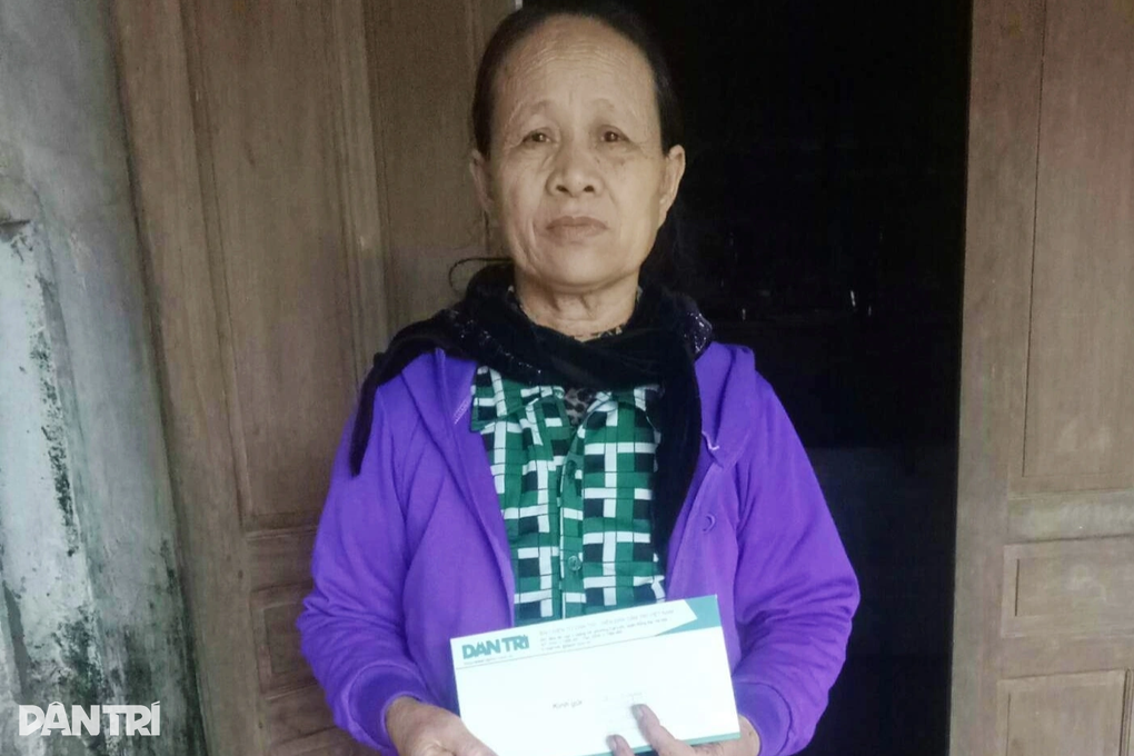 Trao quà của Bộ LĐ-TBXH tới 30 hoàn cảnh khó khăn - 8 Trao quà của Bộ LĐ-TBXH tới 30 hoàn cảnh khó khăn - 8