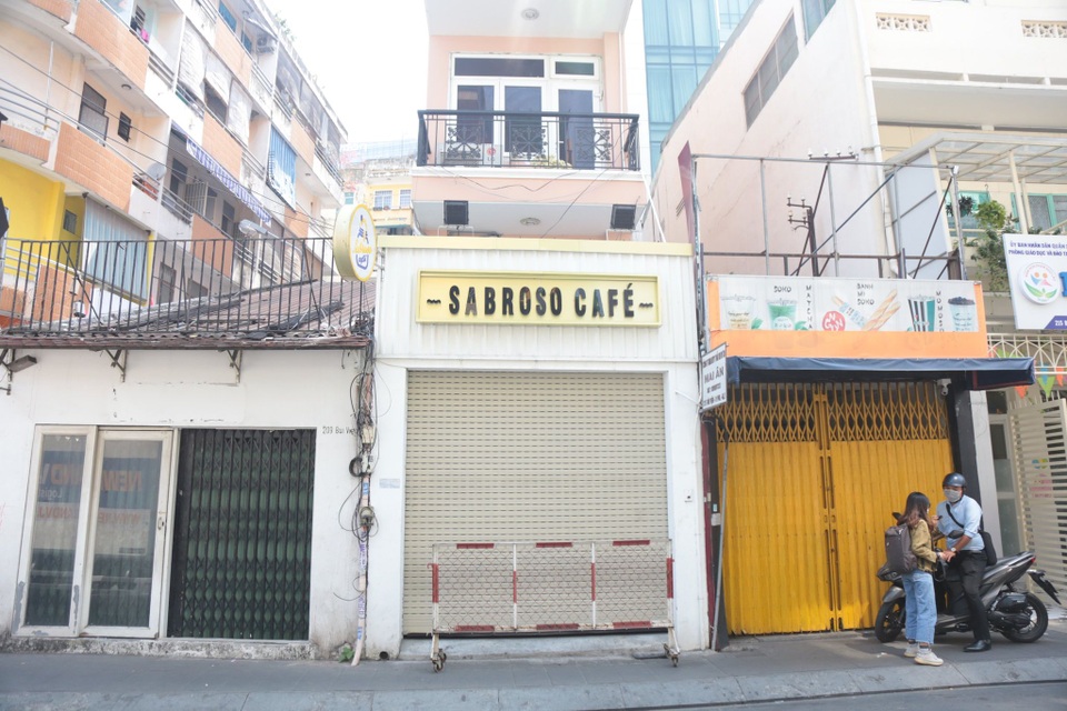 Phong tỏa quán cà phê trên phố Tây liên quan đến bệnh nhân 1883 - 1 Phong tỏa quán cà phê trên phố Tây liên quan đến bệnh nhân 1883 - 1