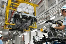 Sản xuất bia, ô tô, dầu thô... ngày càng “thê thảm” vì Covid-19