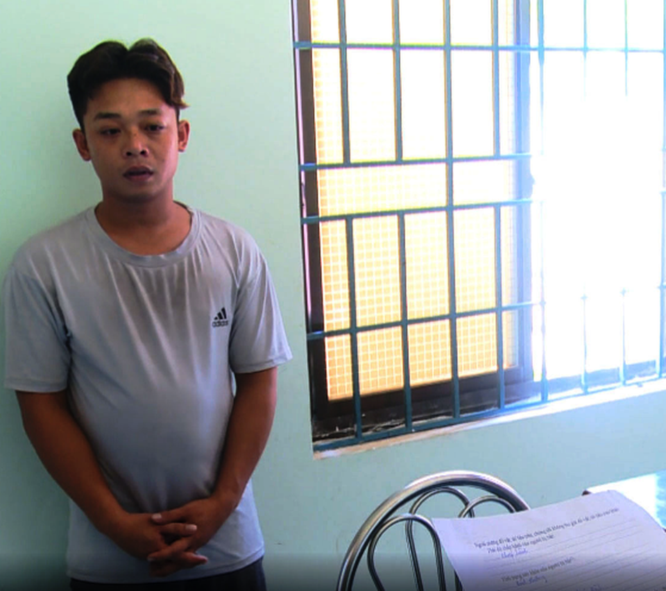 Vụ thanh niên bị chém đứt lìa cánh tay: Khởi tố 16 đối tượng - 2 Vụ thanh niên bị chém đứt lìa cánh tay: Khởi tố 16 đối tượng - 2