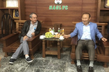 Bầu Đức bất ngờ "bật đèn xanh" cho Công Phượng ra đi