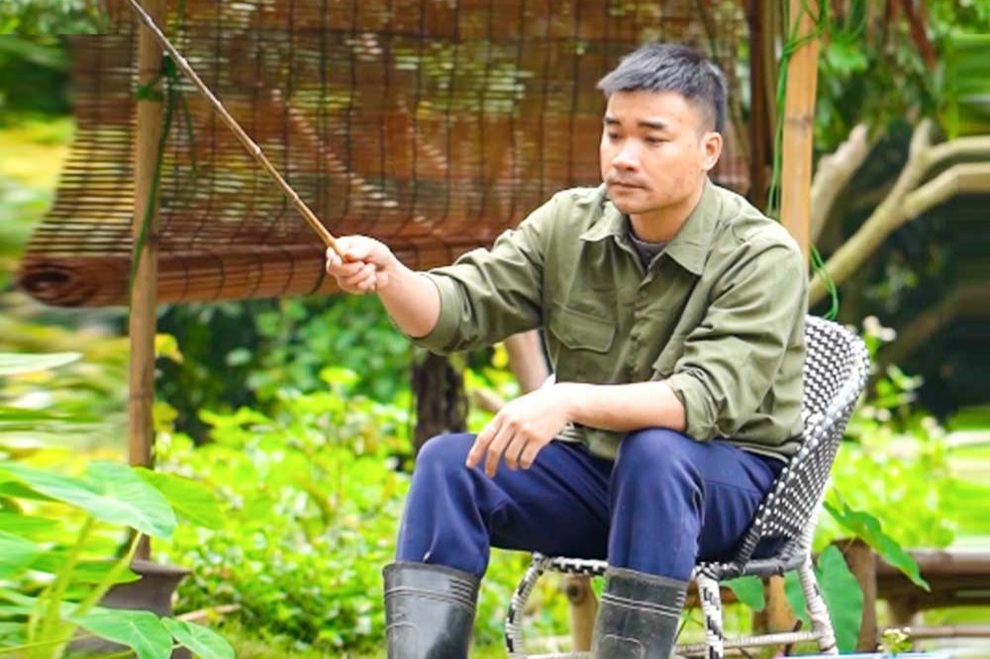 Anh nông dân trẻ hút triệu view trên TikTok nhờ nấu những món ăn quê - 7 Anh nông dân trẻ hút triệu view trên TikTok nhờ nấu những món ăn quê - 7
