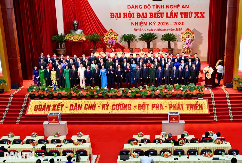 Ông Nguyễn Đức Trung tái đắc cử Bí thư Tỉnh ủy Nghệ An - 2 Ông Nguyễn Đức Trung tái đắc cử Bí thư Tỉnh ủy Nghệ An - 2