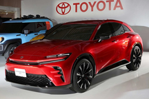 Vì sao Toyota chần chừ làm ô tô điện bất chấp cả ngành xe đang chạy đua?