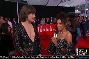 Milla Jovovich sexy trên thảm đỏ