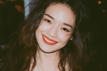 Hôn nhân kín tiếng nhưng viên mãn của mỹ nhân gợi cảm Thư Kỳ