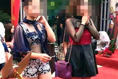 Sư thầy bày tỏ quan điểm về việc người trẻ mặc hở hang vào chùa