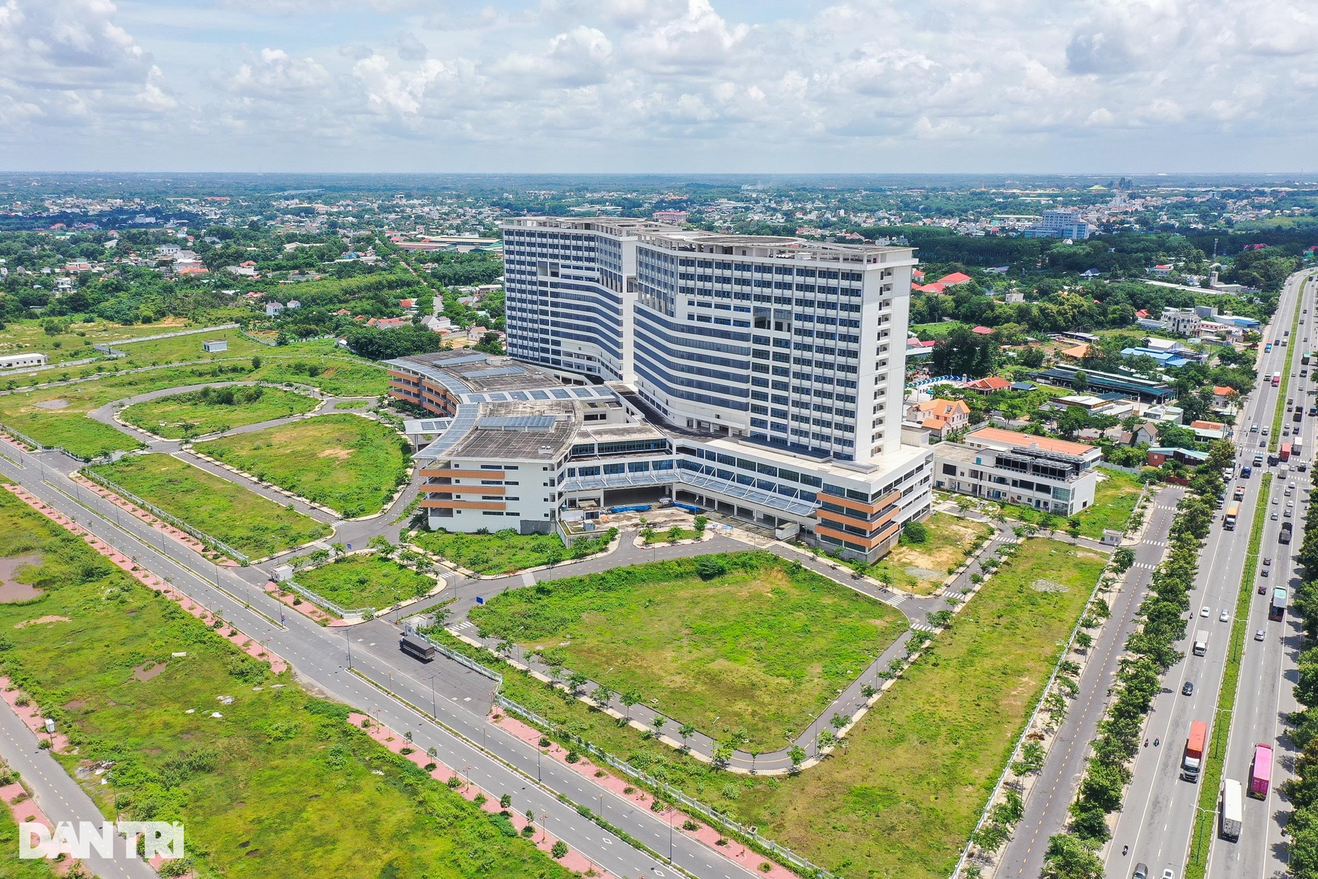 Cận cảnh dự án Bệnh viện Đa khoa tỉnh Bình Dương gần 10 năm trễ hẹn - 1