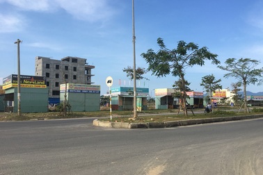 Đại gia ô tô bỏ hoang showroom, ôm tiền đổ về Đà Nẵng buôn đất