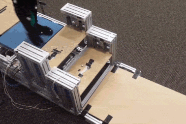 Cầu thang bộ thông minh giúp những người mắc bệnh xương khớp đi lại dễ dàng hơn