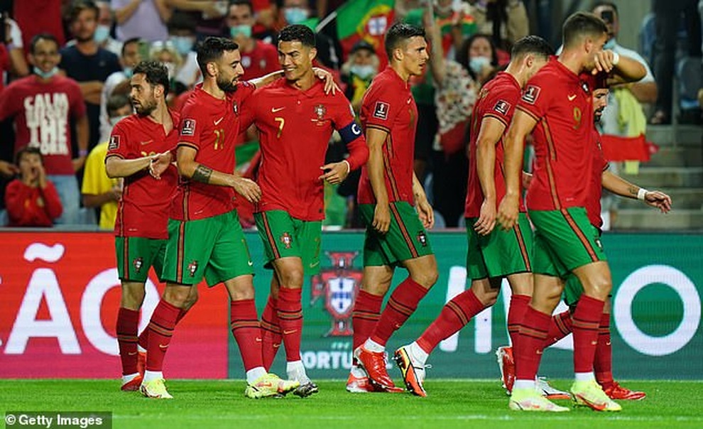 Ronaldo tỏa sáng giúp Bồ Đào Nha thắng đậm, Anh hòa thất vọng Hungary - 5 Ronaldo tỏa sáng giúp Bồ Đào Nha thắng đậm, Anh hòa thất vọng Hungary - 5